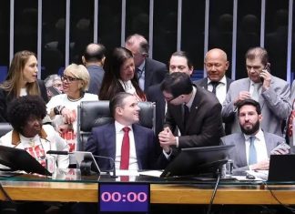 Fim da escala 6×1 é aprovado; jornada de trabalho também será reduzida