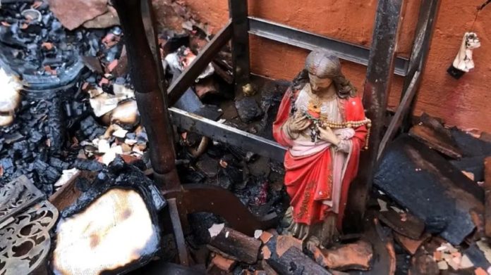 imagem-de-jesus-sobrevive-incend