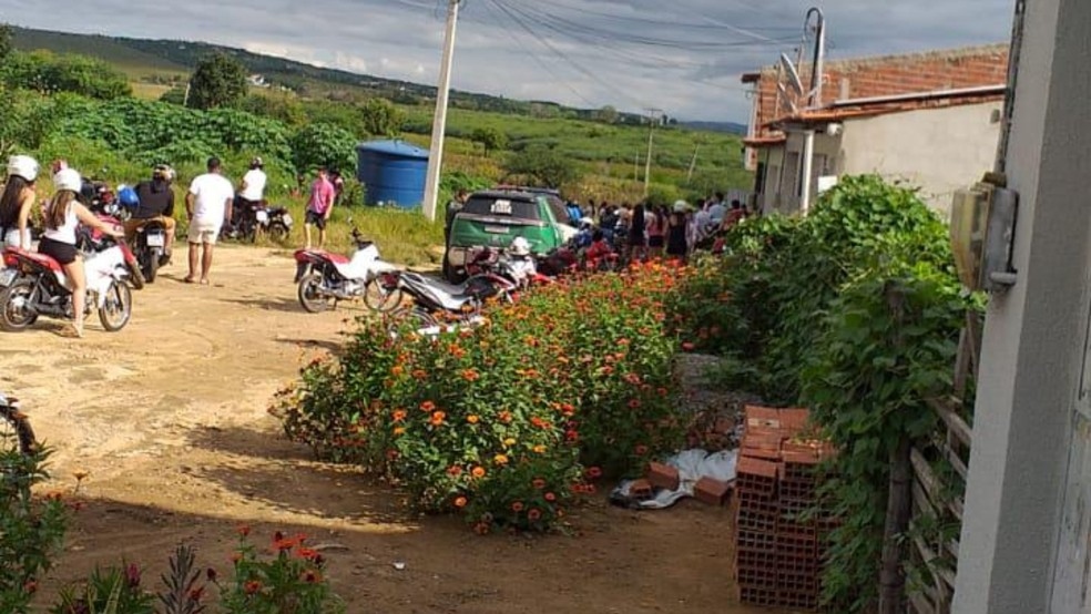 jovem-pedra-branca