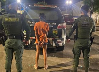 Independência CE – Mulher é presa por tentar matar policial com golpe de gargalo de garrafa no pescoço