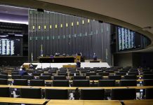 Deputados veteranos do Ceará ficam de fora da Assembleia e da Câmara; veja nomes